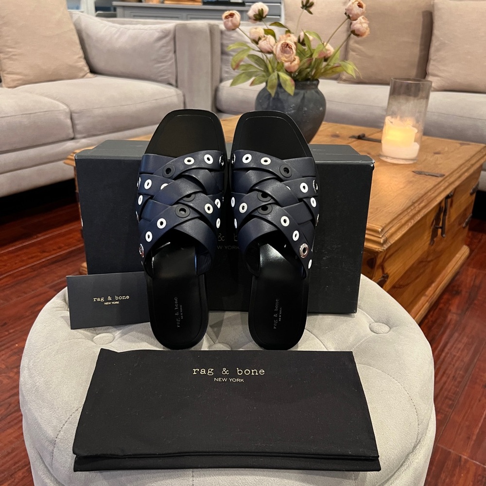 RAG & BONE NIB $350 Hartley Flat Sandals in Salute Grommet